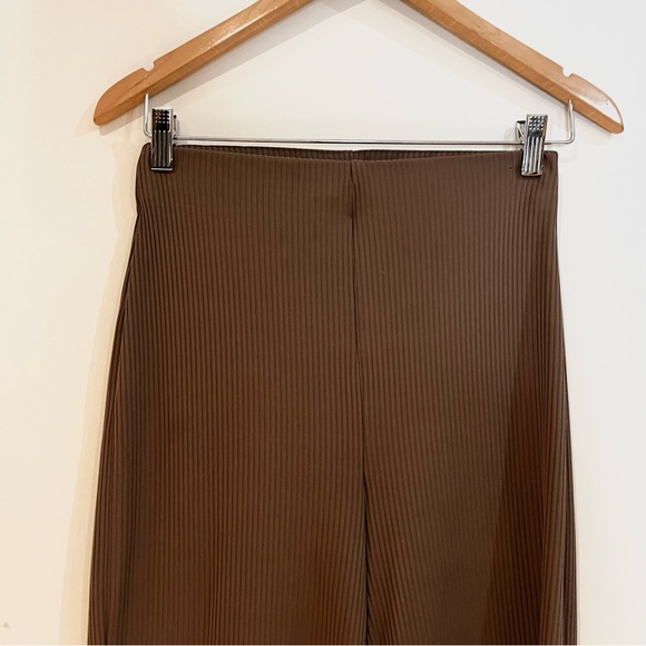 Zara, khaki color pants, wide legs size small - Picture 4 of 4